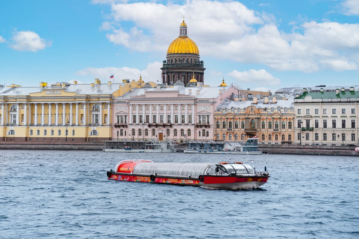 Реки и каналы Петербурга (City Sightseeing NEVA) по цене 1000₽, причал  «Румянцевский спуск»